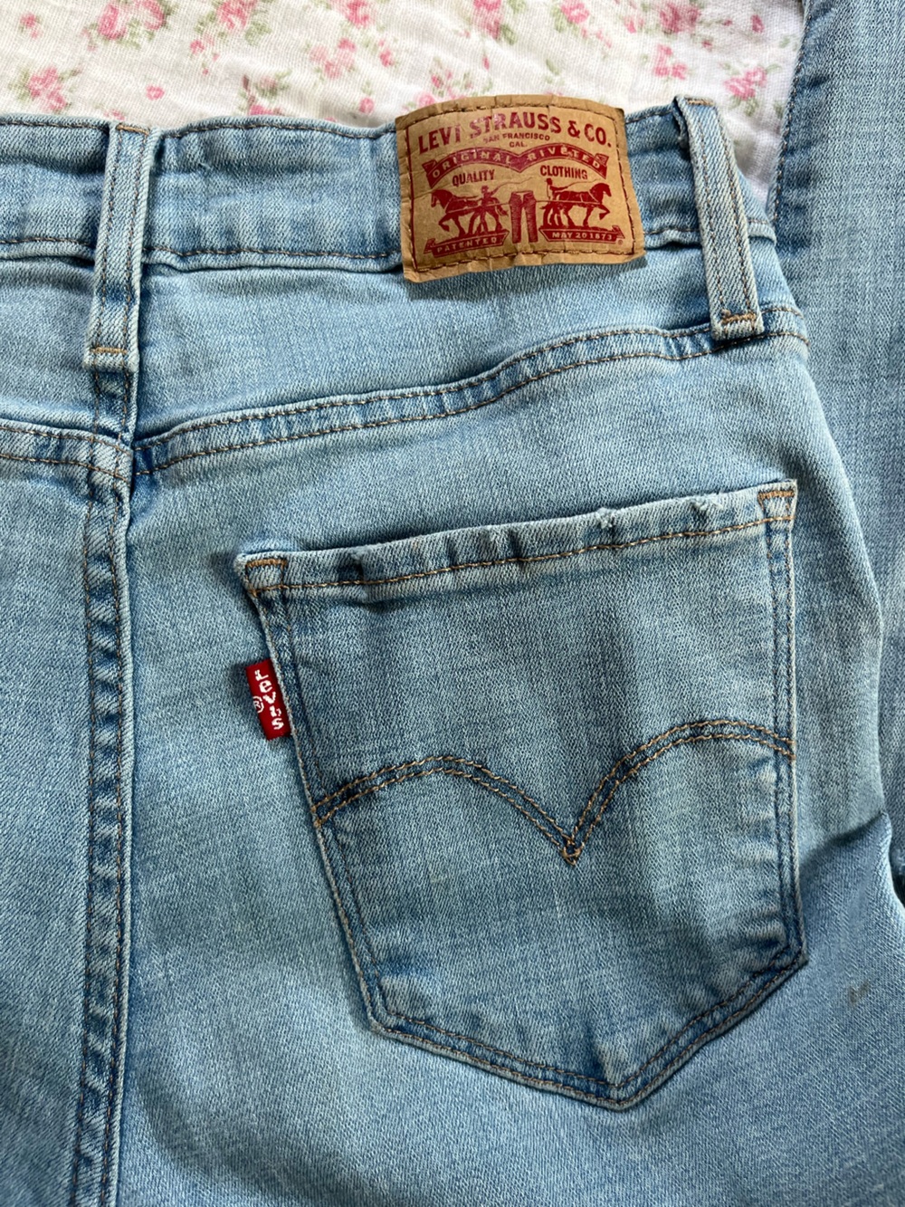 Levi's Light Wash Womens Skinny with Signature Red Tab